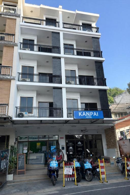 KANPAI HOTEL در پوکت