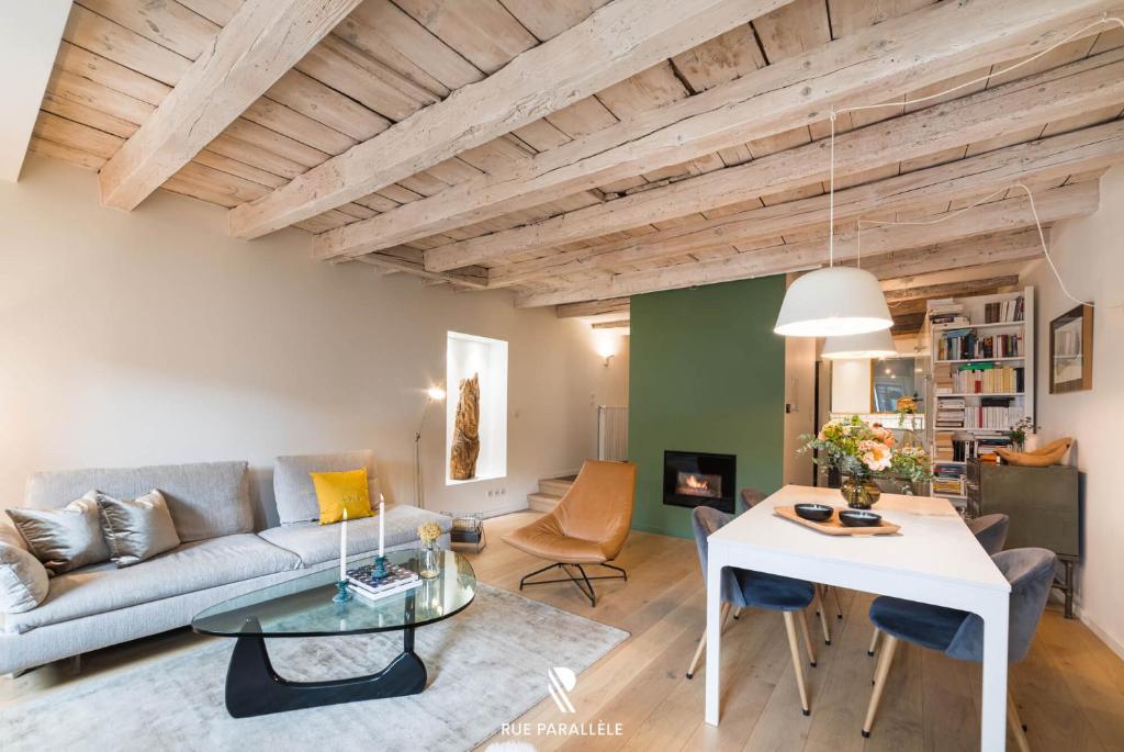 Stylish triplex gem in historic pedestrian center