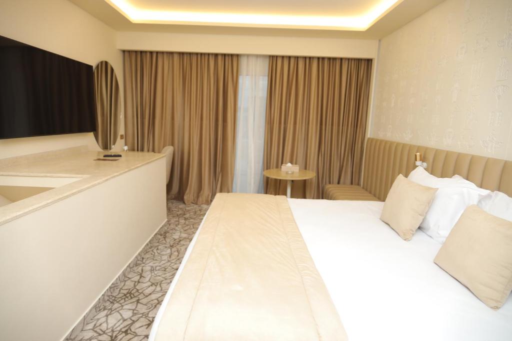 Pyramids Park Resort Cairo - 