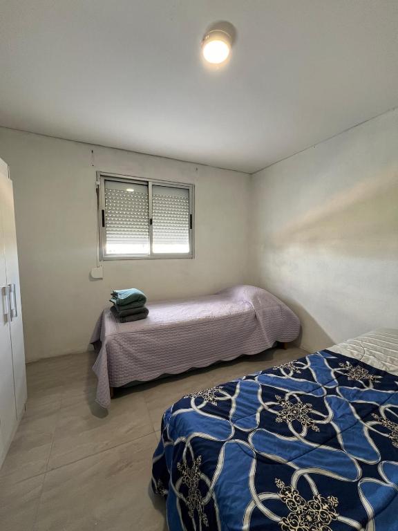 Casa de dos plantas, amueblada