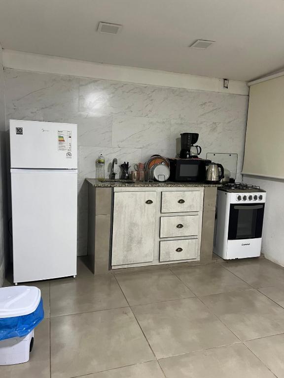 Casa de dos plantas, amueblada