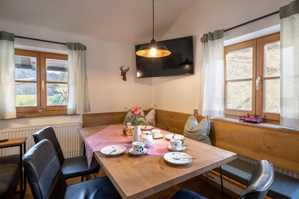 Lainthalerhof - One-Bedroom Apartment With Balcony