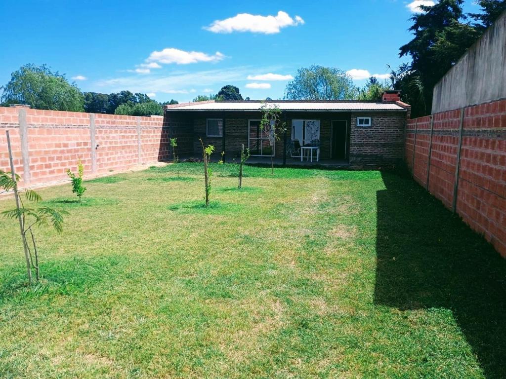 casa amplia de 3 habitaciones con quicho, patio y cochera