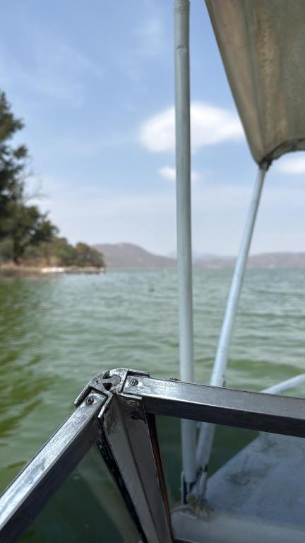 a view of the water from the front of a boat at Estudio vuelo del aguila in Todos Santos