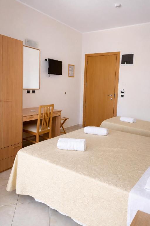 Hotel Favorita Easy Stay Room Only - Triple Room