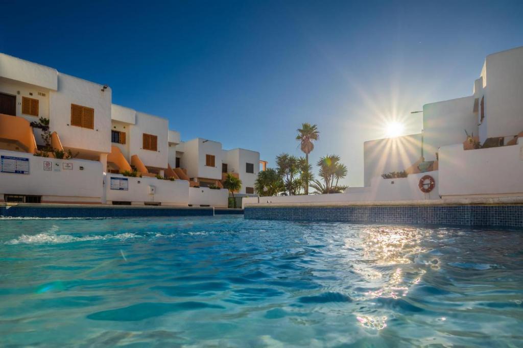 Piscina, wifi, patio con vistas