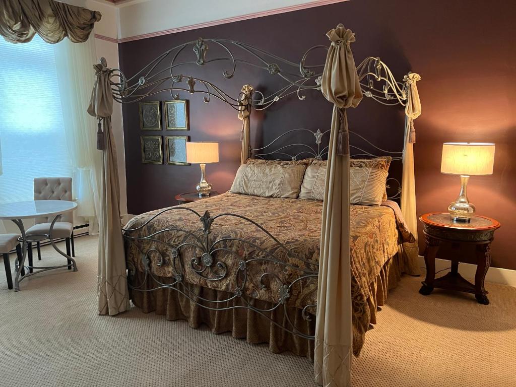The Inn in Westport - King Suite