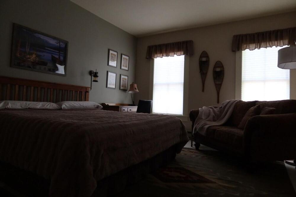 The Inn in Westport - Large Double Room