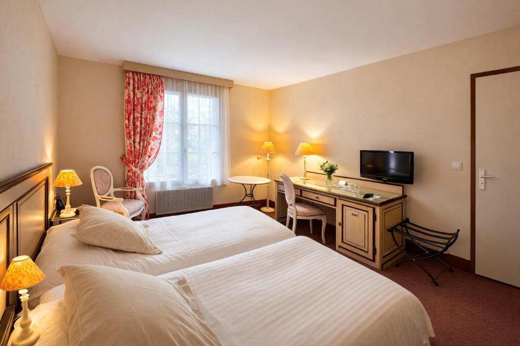 Logis Hôtel Restaurant- Domaine de l'Orangerie - Habitación Doble Superior O Twin