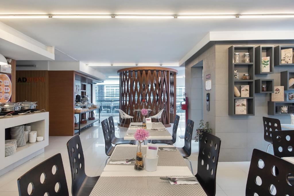 Nápoje v ubytování Nimman Mai Design Hotel Chiang Mai