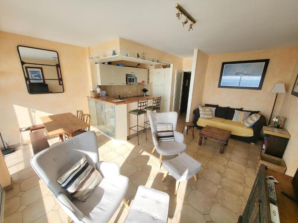 Appartement 2 Chambres Face Mer - Parking, Animaux Ok