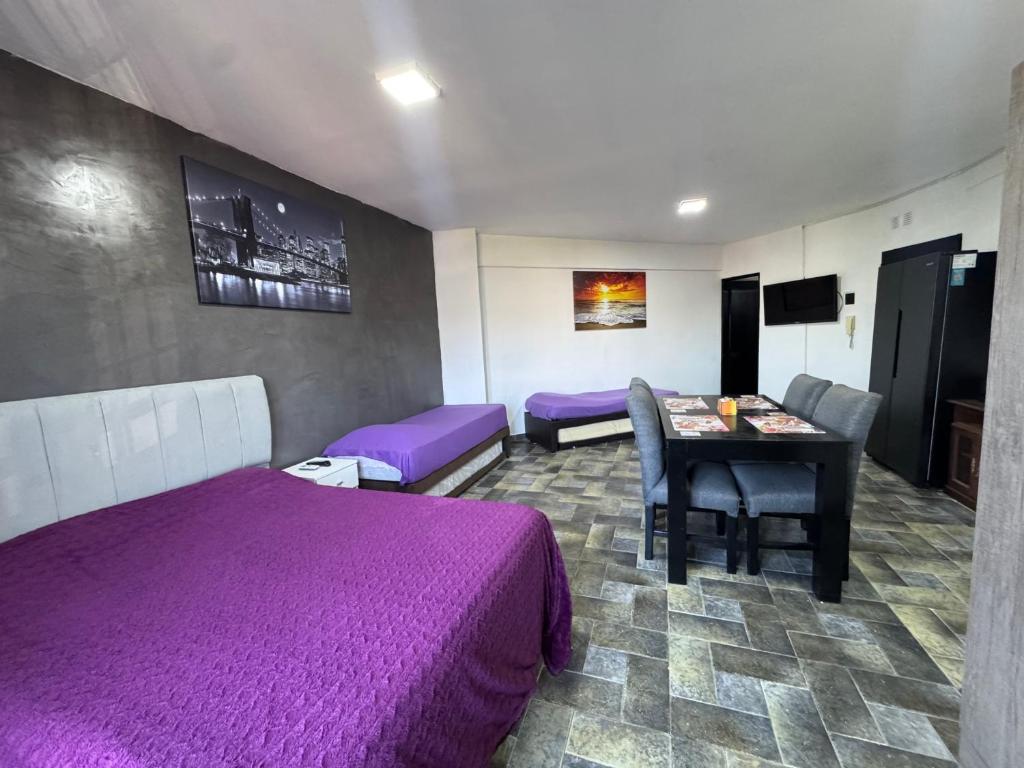 Cares Azcuénaga, Morón, Buenos Aires