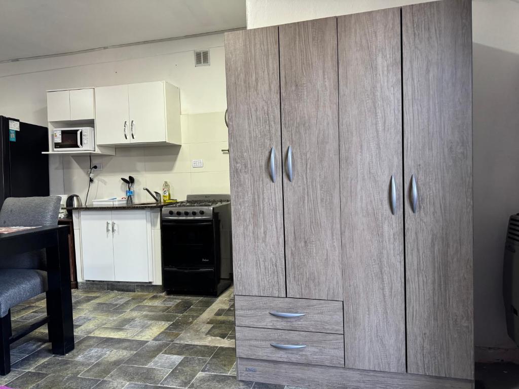 Cares Azcuénaga, Morón, Buenos Aires