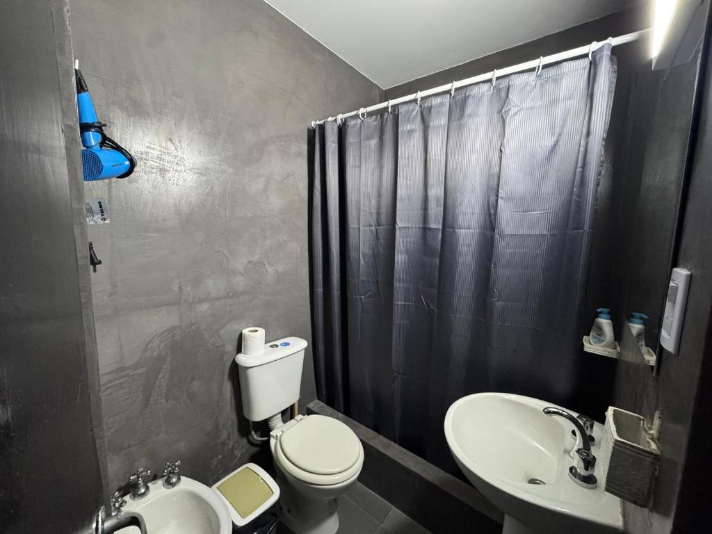 Cares Azcuénaga, Morón, Buenos Aires