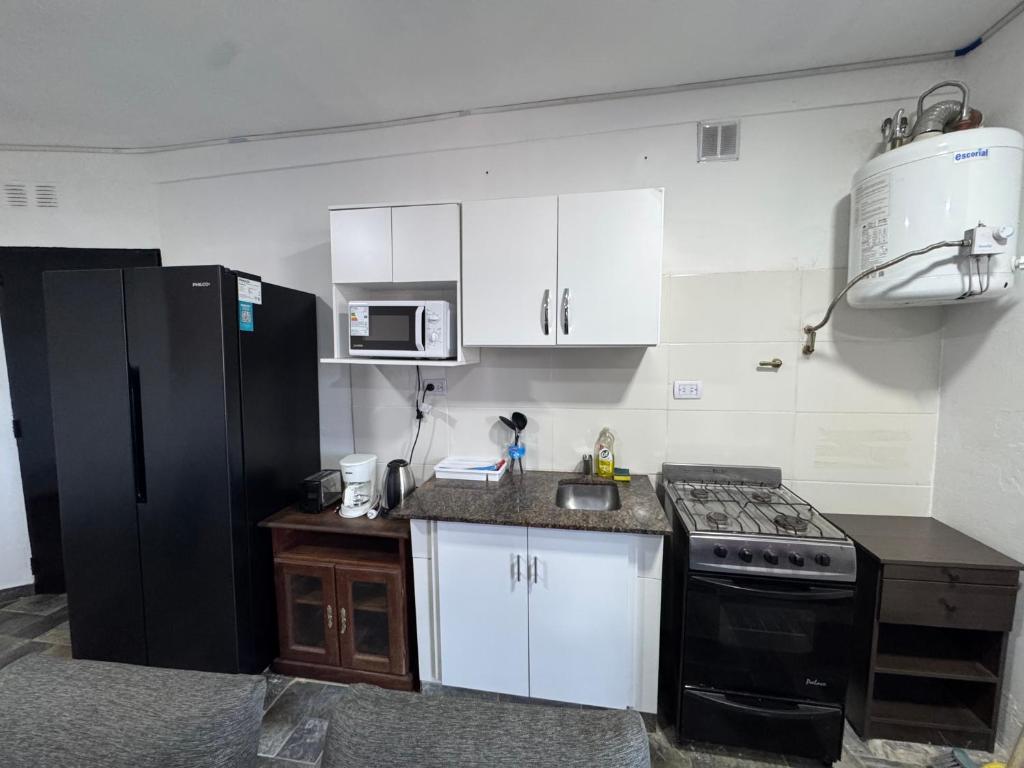 Cares Azcuénaga, Morón, Buenos Aires