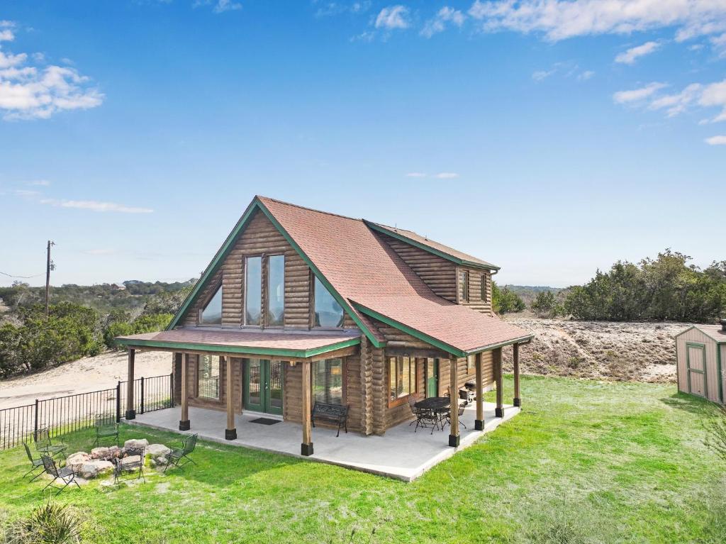 Gallery image of Lighthouse Hill Ranch - Log Home in Johnson City