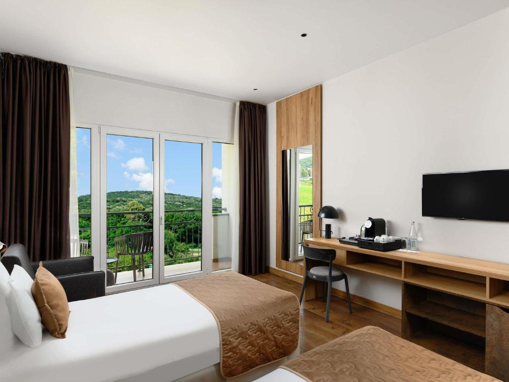 Movenpick Resort and Spa Fruske Terme - 高级双床间 - 带阳台