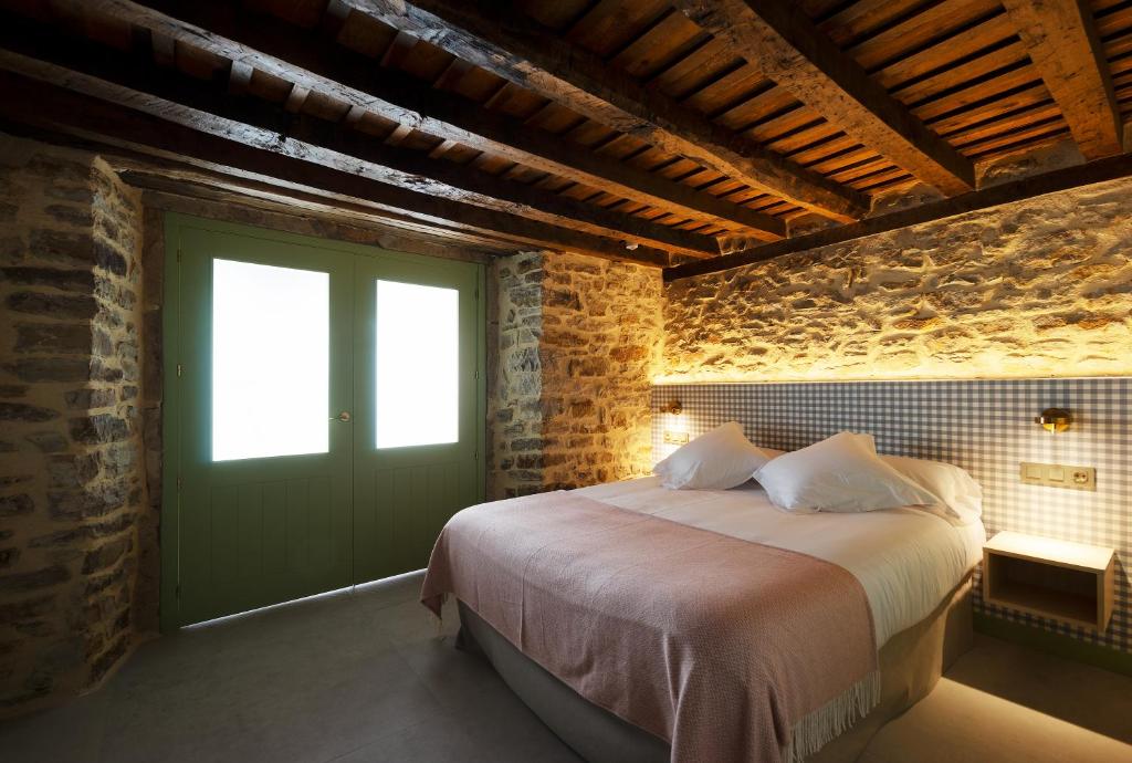 VALGALA Hotel Rural - Habitación Cuádruple Con Balcón