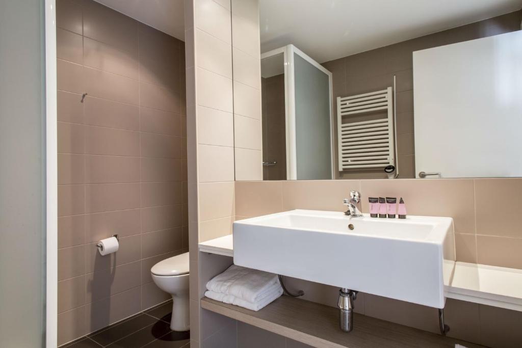Residencia Universitaria Damia Bonet, Valencia – Precios ...