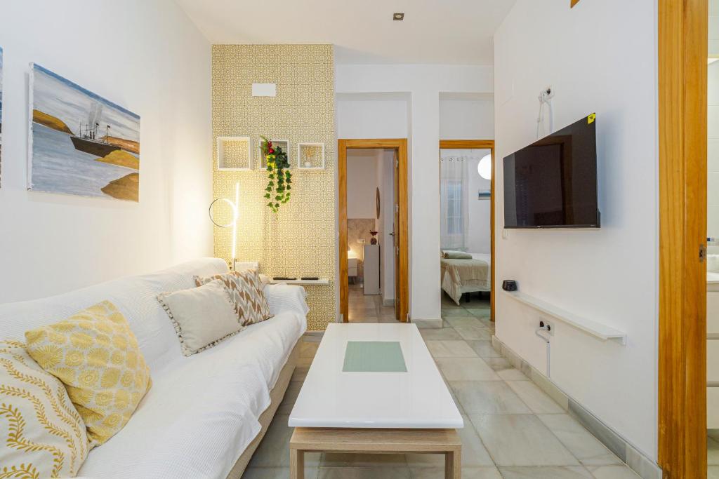 Bonito y muy fresco apartamento con patio privado