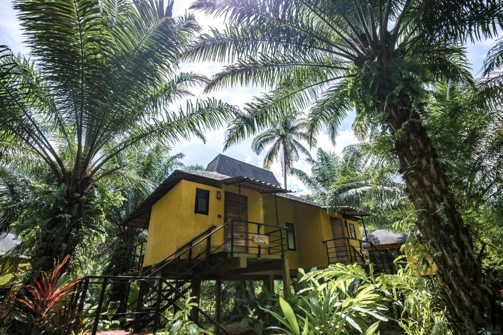 Anurak Community Lodge