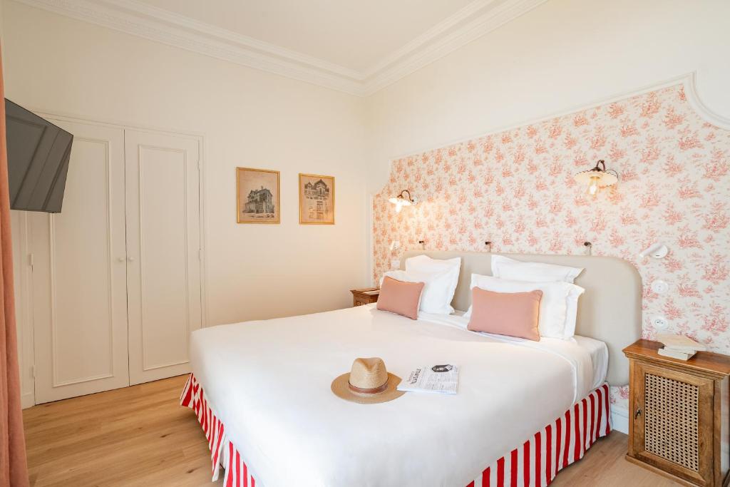 Villa Camille Hotel & Spa - 庭院景家庭间