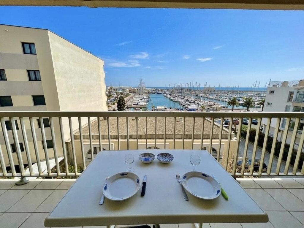 CR100-028 Appartement PORT vue mer-CANET PLAGE
