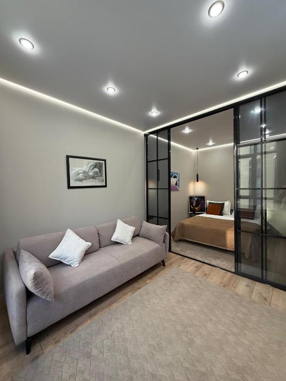 لابی و فضای عمومی Golden Stay Apartment near Arbat street - تصویر ۵