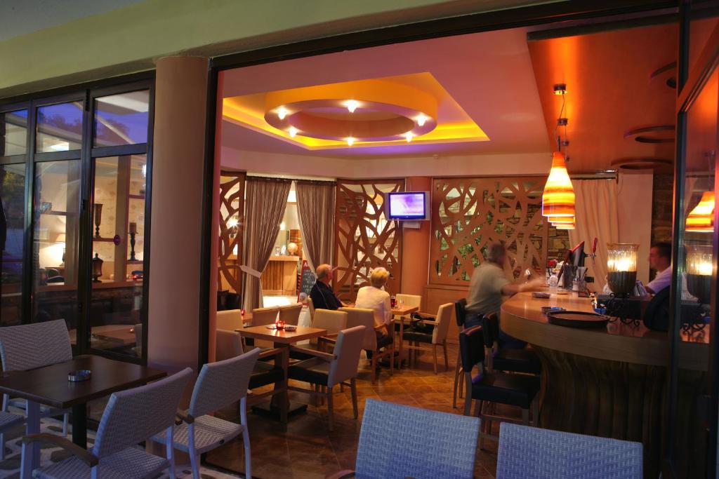 Restaurace v ubytování Hotel Calypso