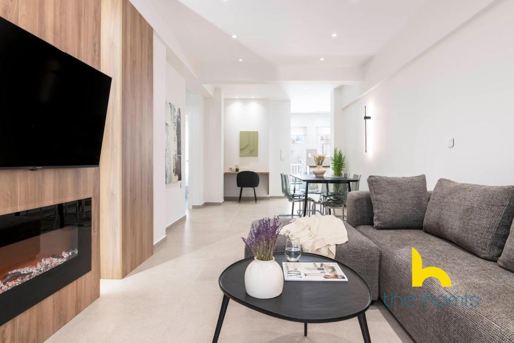 Bright and Roomy 2BR 2BA Kallithea Family Stay