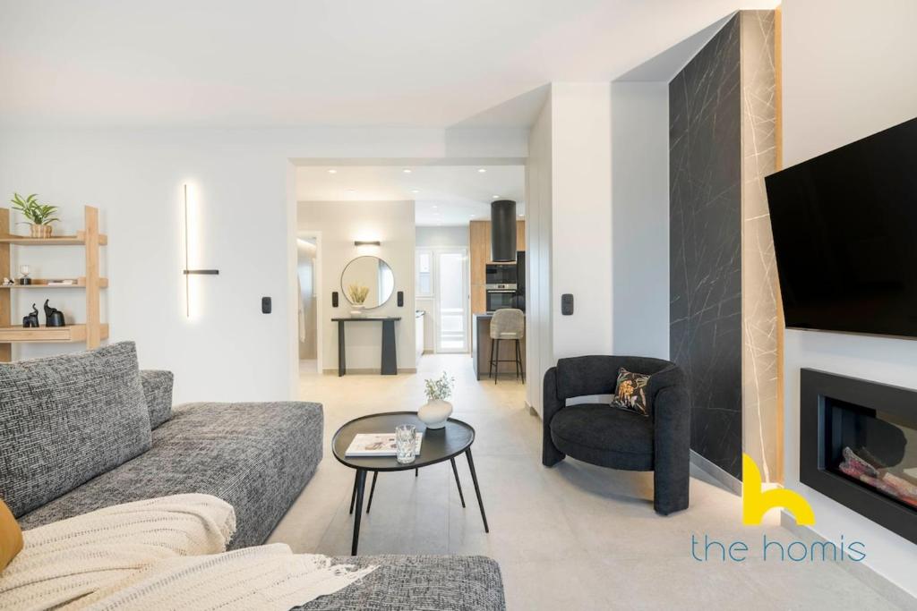 Grand APT with Whirpool & Fireplace Near Beach