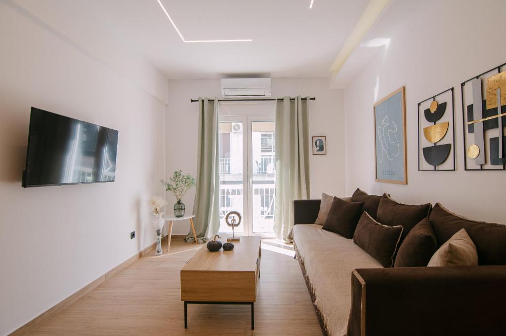 Stylish 2BR Apartment with Balcony in Exarcheia