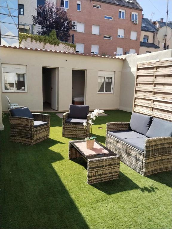 Apartment Garden 3 Bedrooms 3 Bathrooms