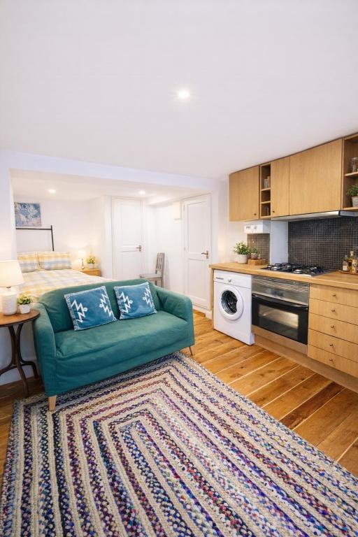 Spacious studio Quiet home 536Mbps Internet