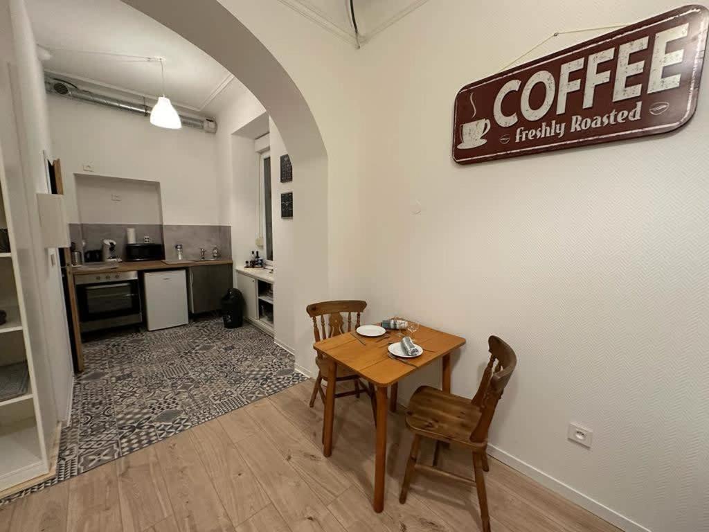 Le Petit Café - Centre ville, parking gratuit – photo 12