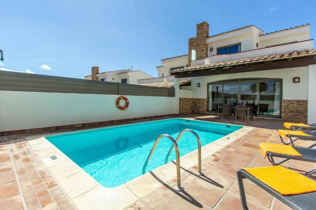 Villa Juliana by Villa Plus - Housity