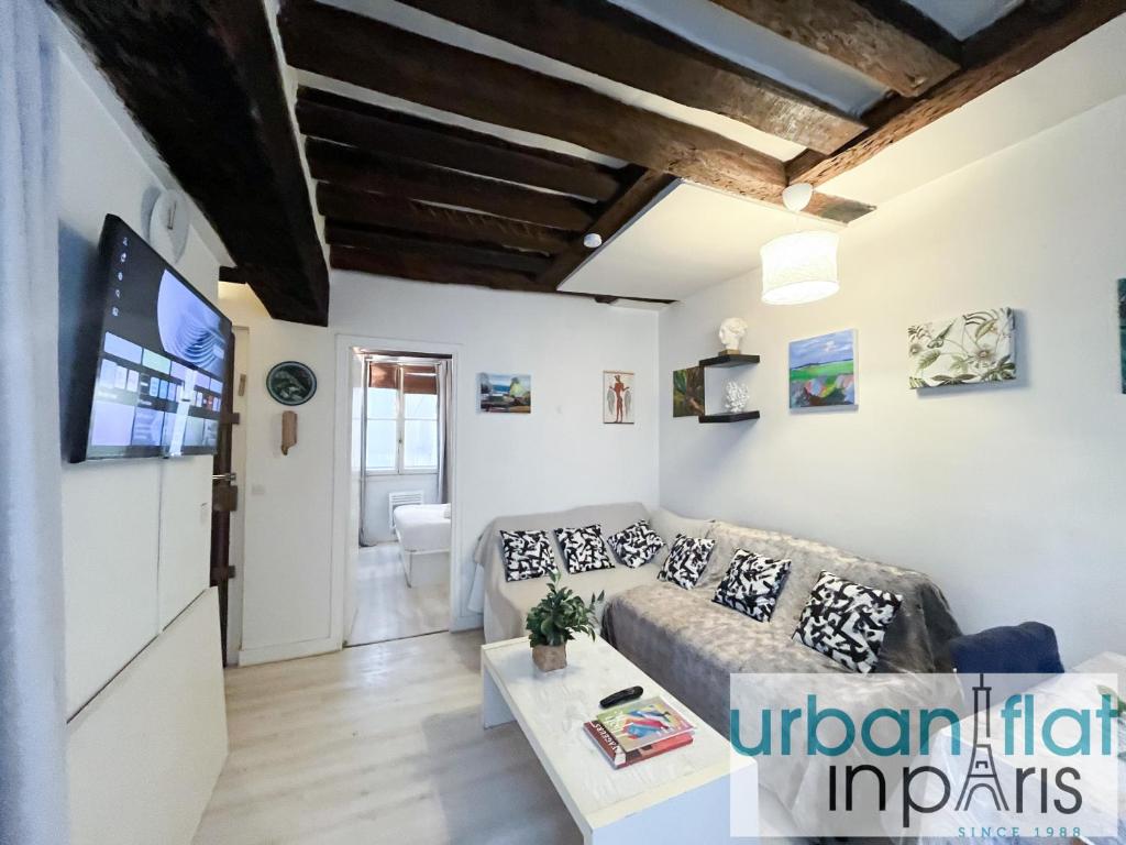 UrbanFlat 192 - 1 Bedroom Apartment in the very center of Paris
