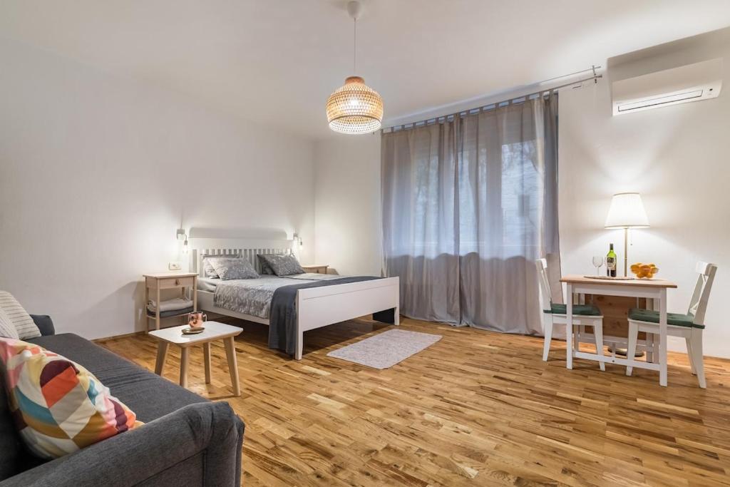Bačvice Beach Grand Apartment
