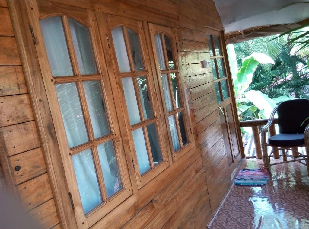 Namaste Beach Huts - Chambre Double Avec Balcon