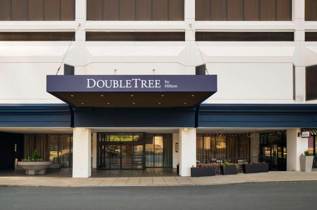 a doble tree sign on the front of a building at DoubleTree by Hilton Hartford Downtown in Hartford