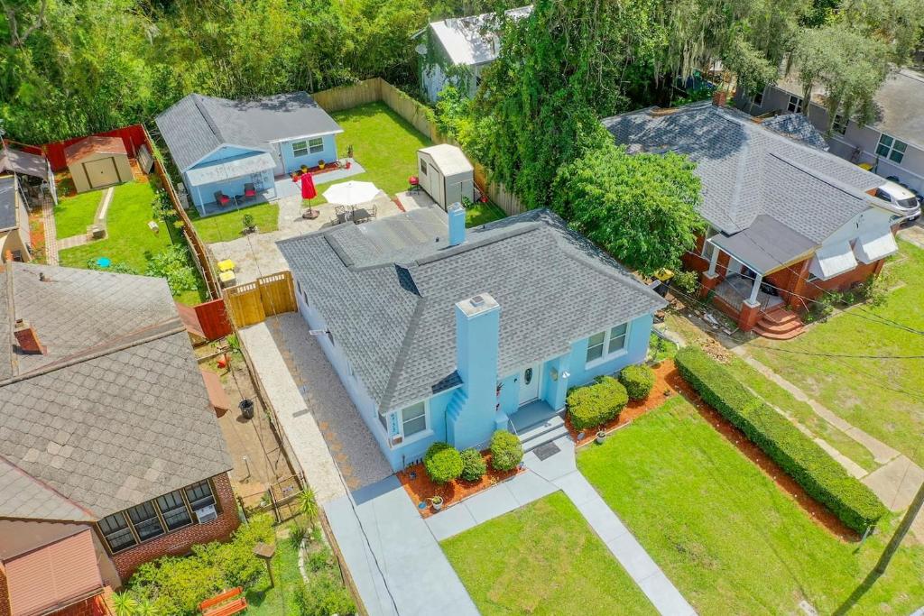 an overhead view of a home with a blue house at Private 2BR 10 Min to Airport & Downtown in Jacksonville