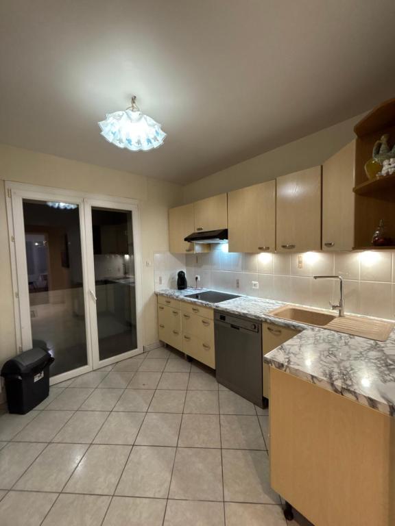 Grand appartement centre ville – photo 4