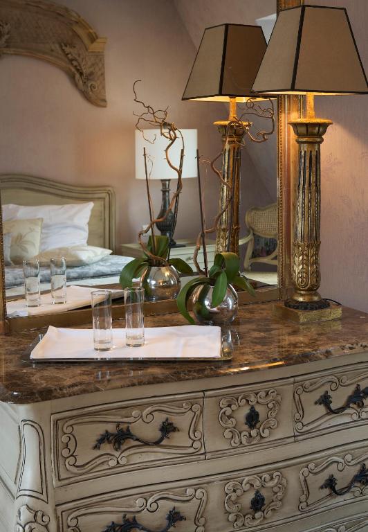 Hôtel Chateaubriand - Resim 3