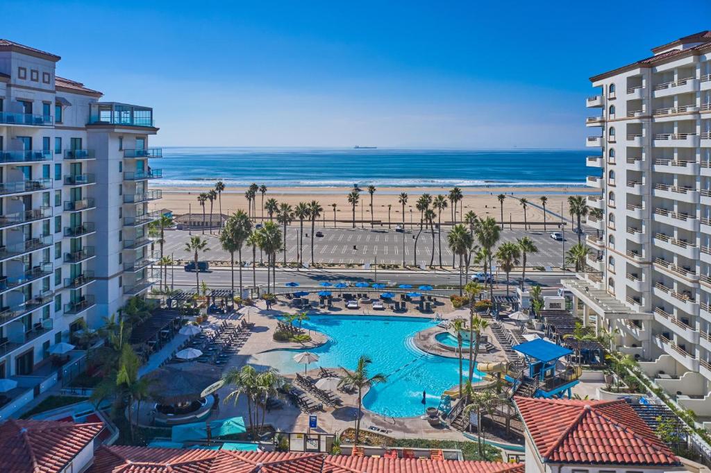 The Waterfront Beach Resort, A Hilton Hotel photo