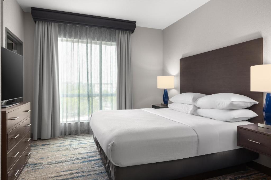 Embassy Suites Charlotte/Ayrsley photo