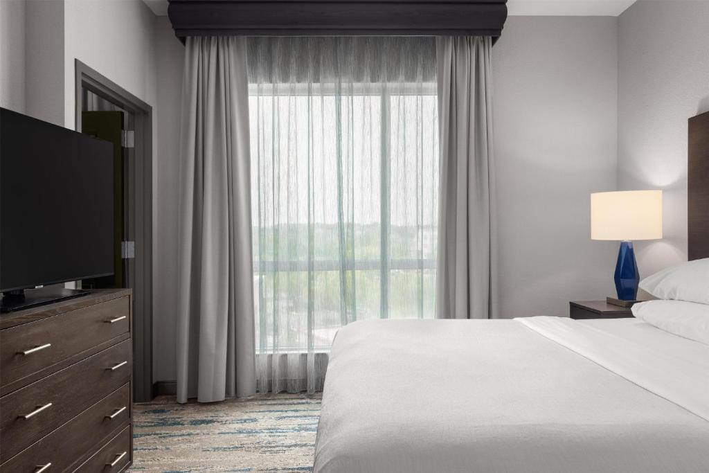 Embassy Suites Charlotte/Ayrsley photo