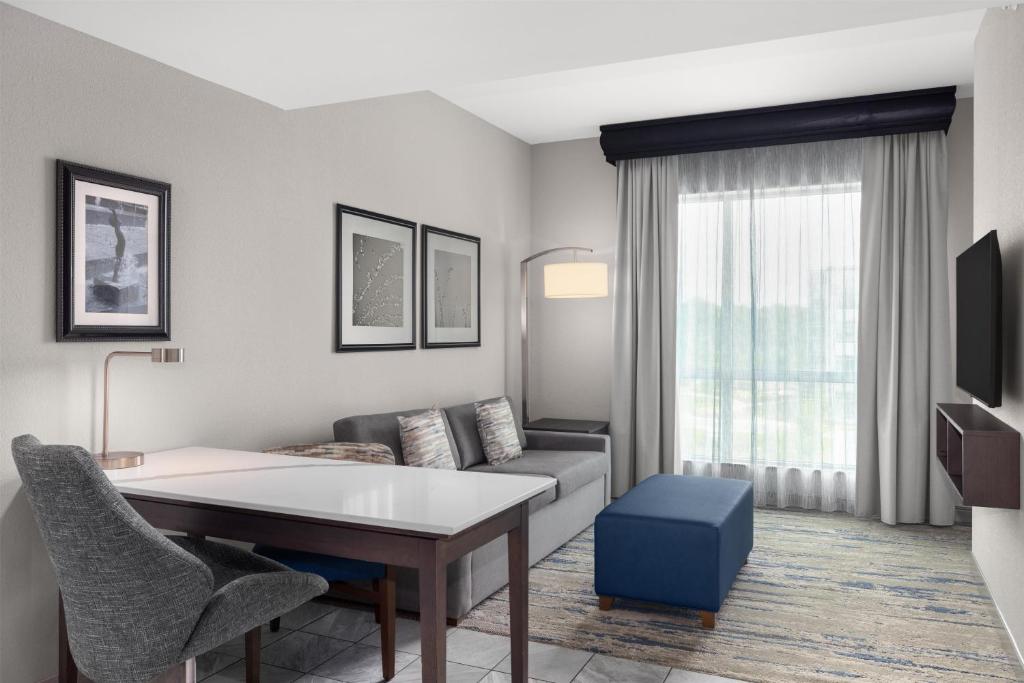 Embassy Suites Charlotte/Ayrsley photo