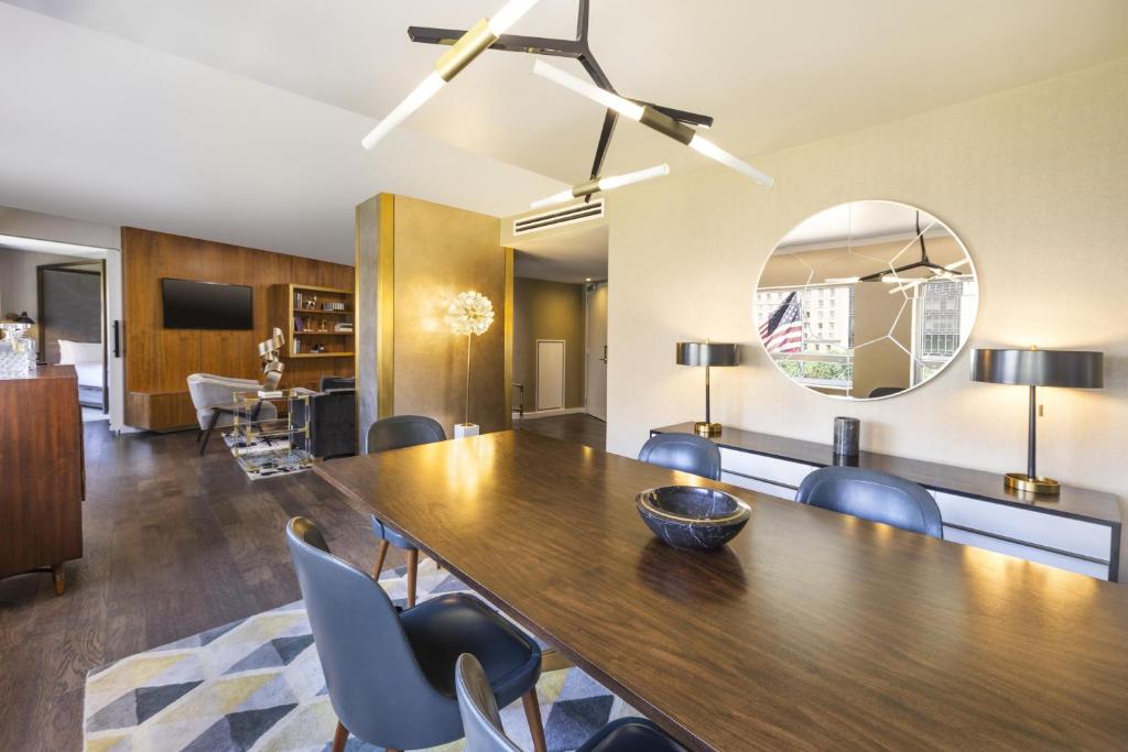 The Statler Dallas, Curio Collection By Hilton - 