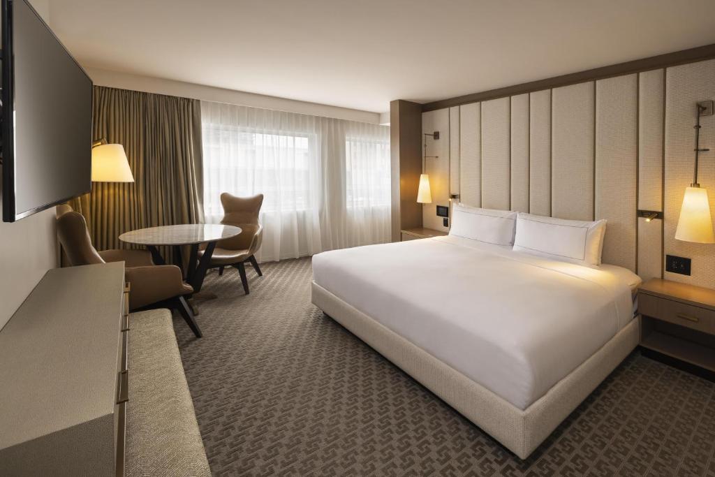 The Statler Dallas, Curio Collection By Hilton - 