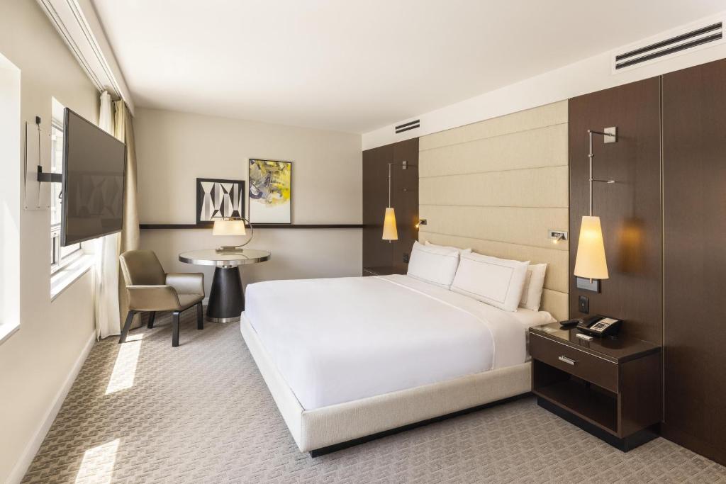The Statler Dallas, Curio Collection By Hilton - 